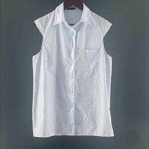 Women's Classic Sleeveless Button Down Shirt - Light Blue